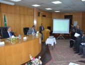 صور.. محافظ المنيا خلال لقاء لجنة التطوير: الأزمات لا تعطل مسيرة التنمية