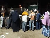 قارىء: البائعون فى شنشور بالمنوفية يقيمون الأسواق ليلا