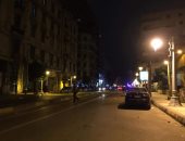 الظلام يخيم على محافظة الإسكندرية بعد قرار غلق المحلات لمواجهة كورونا.. صور