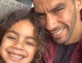 شريف إكرامى يشارك فى تحدى الخير ويدعو الجميع للتضامن مع المحتاجين