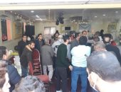 صور.. غلق وغرامات على 200 مقهى ومطعم ومحال بالجيزة خالفوا قرار الغلق