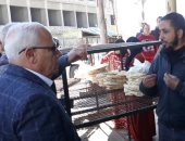 محافظ بورسعيد يتفقد المخابز لمتابعة مدى تطبيق الإجراءات الاحترازية