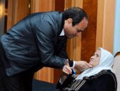 السيسي في عيد الأم: أتوجه بأغلى مشاعر الإنسانية لمن ضحت وكانت رمزًا للحكمة