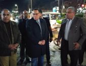محافظ الشرقية ومدير الأمن يتفقدان غلق المحلات التجارية فى مواعيدها بالزقازيق 