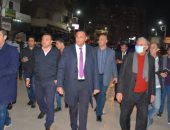 محافظ الدقهلية يقود حملة مكبرة للتأكد من غلق المحلات