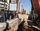 صور.. محافظ البحيرة يتفقد مشروع تجديد شبكات الصرف الصحى بدمنهور