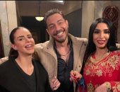 شاهد.. روجينا ودنيا عبد العزيز مع أحمد زاهر فى كواليس "البرنس"