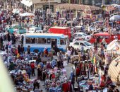 مصر هتحارب كورونا ولا العتبة.. زحام الآلاف فى السوق رغم التحذيرات
