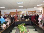 جامعة أسيوط تكرم والدة الشهيد مصطفى عثمان  وعدد من  الأمهات المثاليات