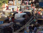  صور..إنارة طريق بقرية تونس وفض سوق بطهطا فى سوهاج