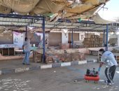 صور.. تعقيم سوق الخضار بمدينة القصير لمواجهة فيروس كورونا