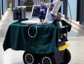 باحثون صينيون يبتكرون روبوت يساعد فى إنقاذ أرواح العاملين في المجال الصحى 