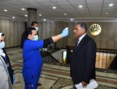 محافظ مطروح يخضع لكشف "كورونا".. ويفتح باب التبرعات لمواجهة تداعيات الفيروس
