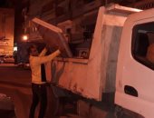 صور.. غلق وتشميع كافتيريا مخالفة لميعاد الغلق شرق الإسكندرية