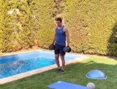 فيديو.. أحمد حسن كوكا يتدرب فى حديقة منزله بسبب كورونا