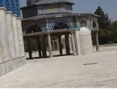 "صلوا فى بيوتكم" مسجد قبة الصخرة يرفع أذان الظهر بالصيغة الجديدة.. فيديو