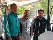 شباب متطوعون ينظمون حركة المواطنين بمكتب بريد الشيخ زويد لتخفيف الزحام.. صور