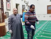شباب قرية الغريب بزفتى يعقمون المساجد و الطرقات