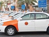 وزارة النقل بسلطنة عمان تقلص عدد ركاب سيارات الأجرة للوقاية من كورونا