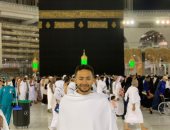 حمادة هلال بصورة قديمة أمام الكعبة: اللهم ردنا إليها قريبا