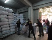 قافلة تكافل من مؤسسة أبو العينين لمساندة أهالى الصف المتضررين من كورونا والسيول