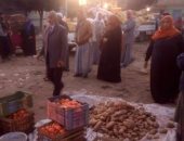 فض تجمع أمام ماكينات الصراف الآلى فى بلبيس وأسواق فاقوس وديرب نجم.. صور