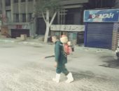 صور.. حملة تطهير وتعقيم بشوارع الزقازيق خلال فترة حظر التجوال