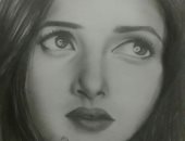 فتاة تشارك بلوحات تعبر عن موهبتها فى الرسم من طلخا بالدقهلية