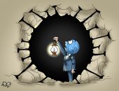 كاريكاتير اليوم السابع.. العالم يقف عاجزا أمام كورونا