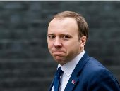 "بريطانيا لا تزال فى وضع الخطر".. وزير الصحة يعلن بدء تجارب سريرية للقاح طورته أكسفورد الخميس.. توفير 22.5 مليون جنيه إسترلينى لـ"إمبريال" لدعم المرحلة الثانية من تجاربها.. واستمرار أزمة نقص معدات الوقاية