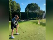 جاريث بيل يستغل حجر كورونا ويمارس الجولف فى المنزل.. فيديو