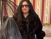 يوميات بدرية طلبة فى العزل المنزلى:بجلابيتى ونضارتى نازلة أرمى"الزبالة"..فيديو