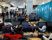 تكدس السائحين وارتباك بمطار إسطنبول الدولى بسبب كورونا 