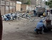سيبها علينا.. شكوى من تراكم القمامة عند مدخل عرب الصحن فى المطرية بالقاهرة