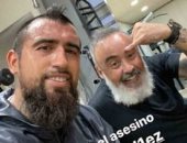 شاهد. فيدال بـ"نيو لوك" جديد فى الحجر الصحي 