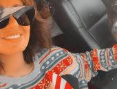 صور جديدة لحلا شيحة فى نزهة مع ابنتها بالسيارة وتتحدى كورونا.. فيديو