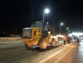 رفع الأتربة وتطهير شوارع الغربية أثناء حظر التجوال بالغربية.. صور