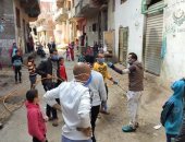 حملة شبابية بقرية منشأة دياب بالقليوبية لتعقيم وتطهير الشوارع