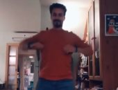 عيلة فرفوشة.. أحمد داود فى  رقصة جديدة مع علا رشدى وأبنائهما على "تيك توك"