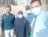 خروج حالة جديدة من مستشفى أبو خليفة بالإسماعيلية بعد تعافيها من كورونا.. صور