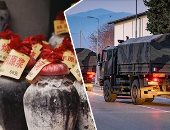 صور وفيديو.. معذبون بالمرض والممات.. ضحايا كورونا لا يجدون من يدفنهم.. متطوعون بإيران ينفذون المهمة.. والجيش فى إيطاليا يحملهم فى مواكب جنائزية إلى محارقهم الأخيرة.. والصين تحتفظ برماد أجسادهم لتسليمه لأقاربهم