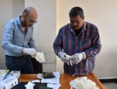 "مياه المنيا" توزع 1500 كمامة وجوانتى و3500 ملصق توعية للعاملين.. صور