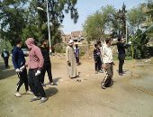 شباب قرية الملاحة بكفر الشيخ يعقمون الشوارع بالجهود الذاتية لمكافحة كورونا