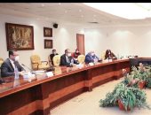 وزير الاتصالات يعلن تفعيل خط ساخن لتلقى شكاوى واستفسارات العاملين بالقطاع السياحى