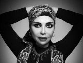 سوسن بدر  بالحجاب وتنصح جمهورها بالبقاء فى المنزل