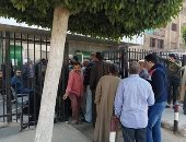 قارىء يشكو تزاحم المواطنين أمام بنك بمدينة منيا القمح بالشرقية