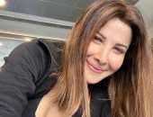 نانسى عجرم تمارس التمارين الرياضة فى العزل المنزلى