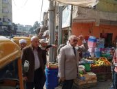 فض أسواق الحسينية وبلبيس بالشرقية وتحذير من فرش الباعة بمداخل العقارات..صور