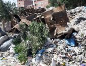 صور.. وزير التنمية المحلية يوجه برفع القمامة بمنطقة الزرايب فى البراجيل