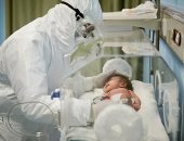 رضيعه يابانية تواجه كورونا على أجهزة التنفس الصناعى من أجل حياتها 